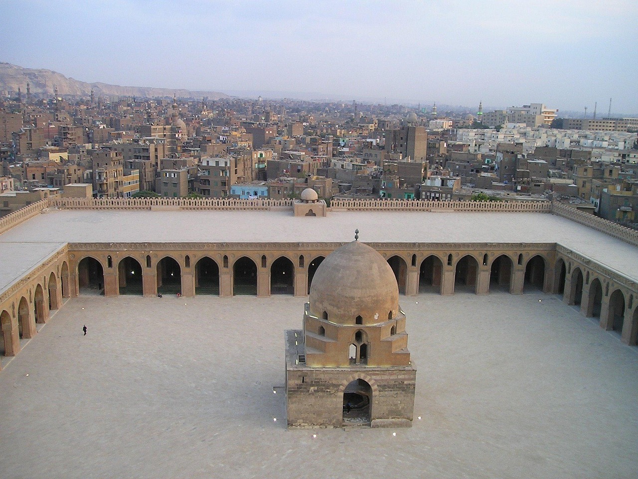 Cairo Officials Outline Positions on Ceasefire Talks, Embassy Access and Regional Support